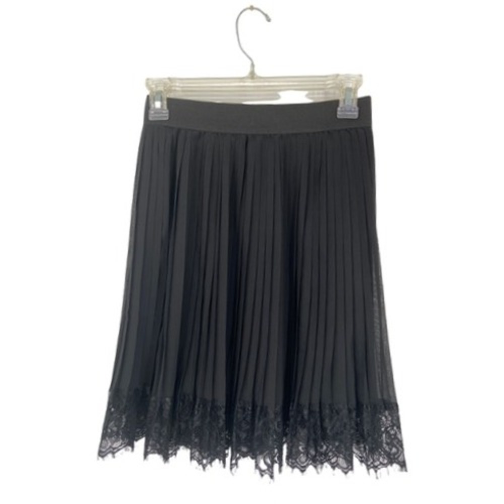 mbyM Black Rossi Lace Pleated Mini Skirt XS‎